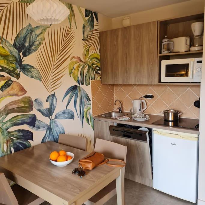 A 2 Pas De La De : 2 A 4 Hotes. Appartement Perros-Guirec